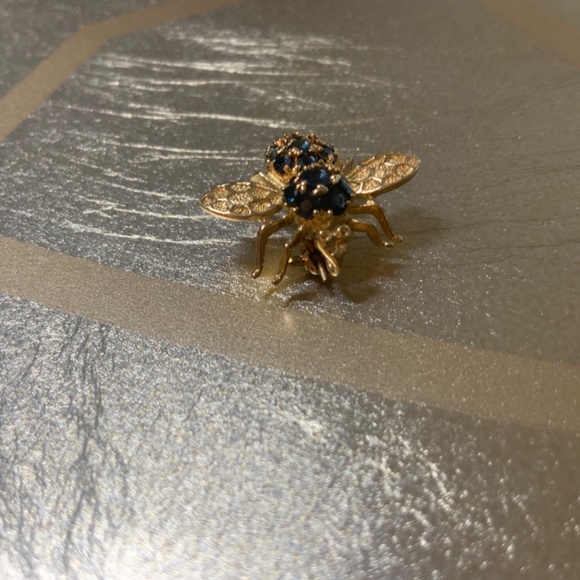 14KT Solid Yellow Gold with 20 Sapphires Blue Bubble Bee Vintage Brooch - Picture 7 of 11